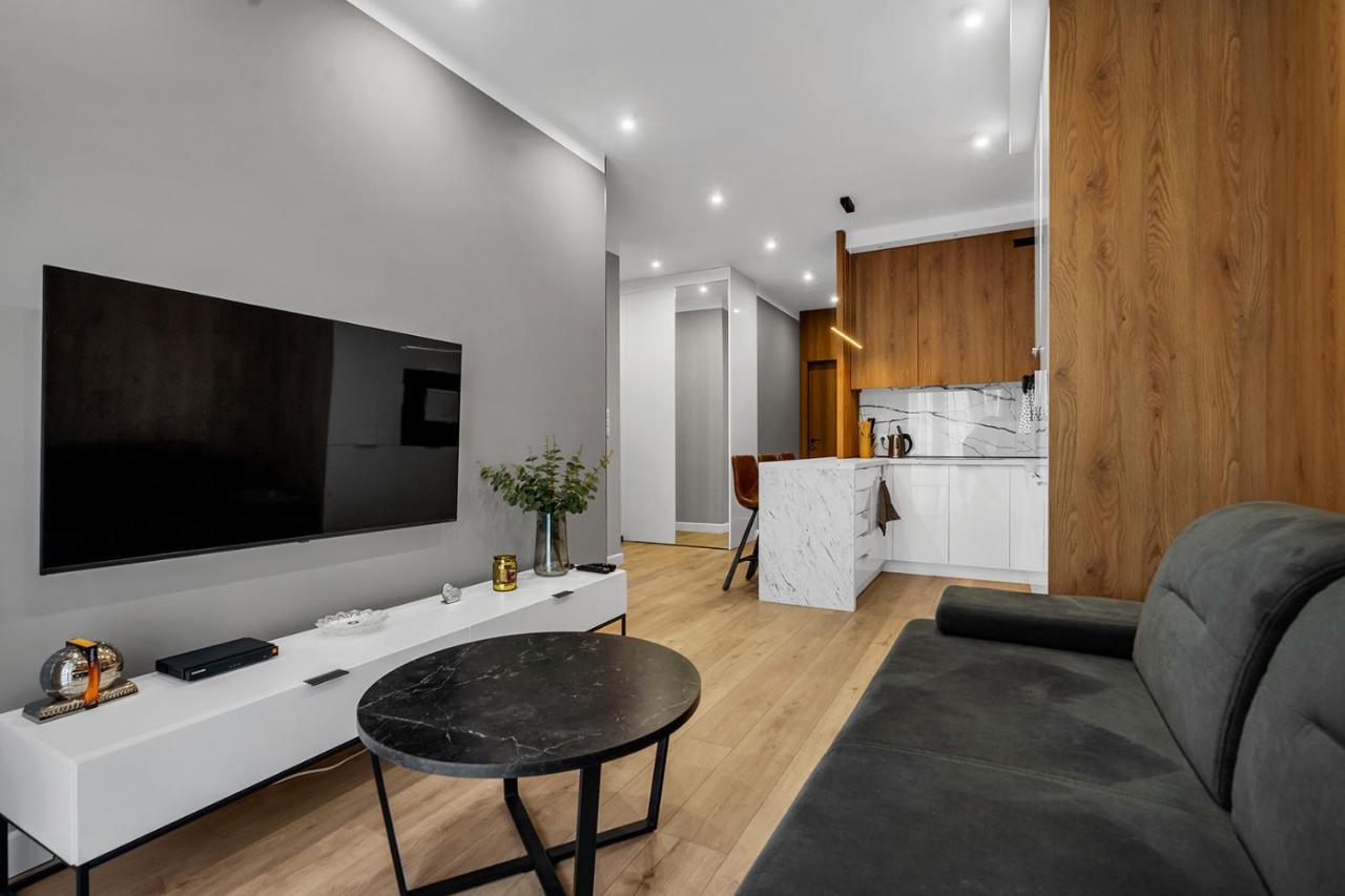 Lotnisko Chopina Modern Apartment วอร์ซอ ภายนอก รูปภาพ