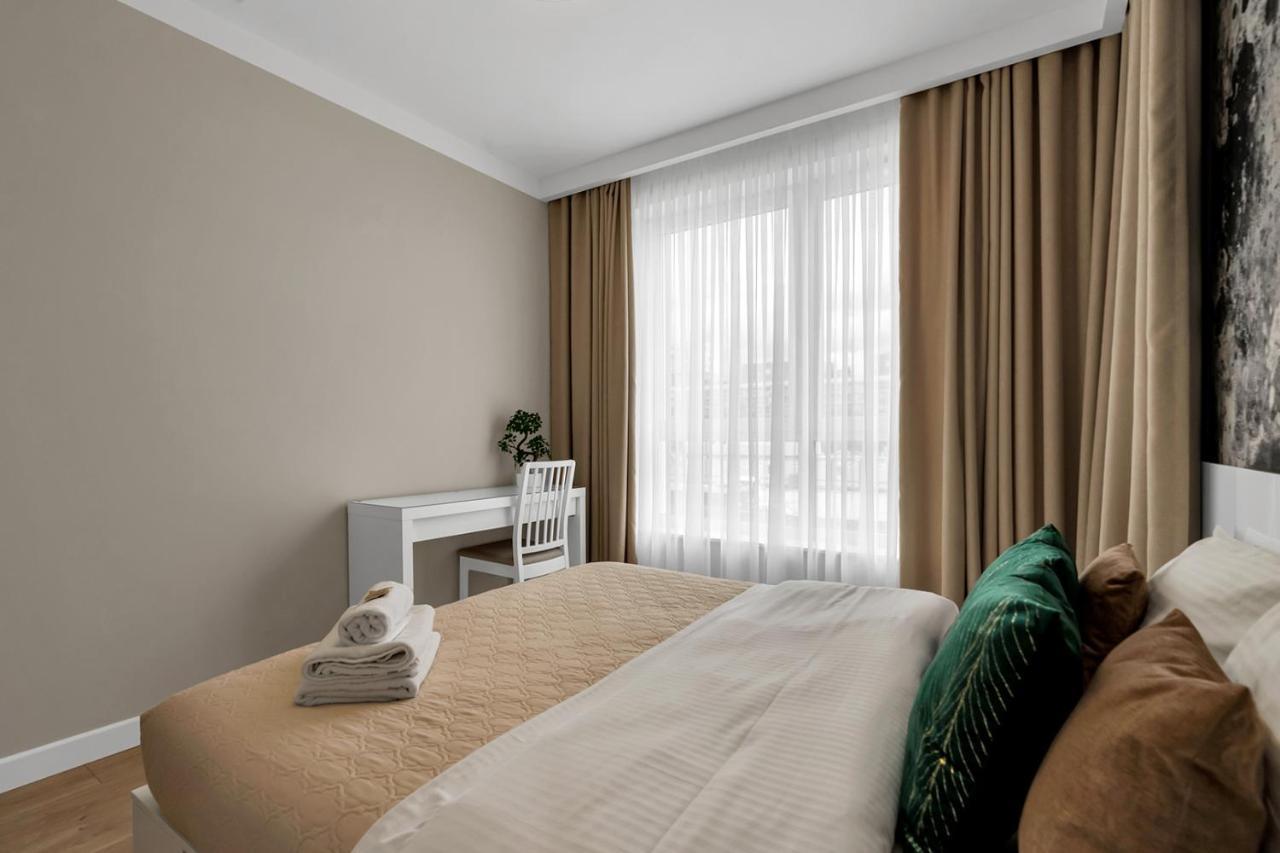 Lotnisko Chopina Modern Apartment วอร์ซอ ภายนอก รูปภาพ